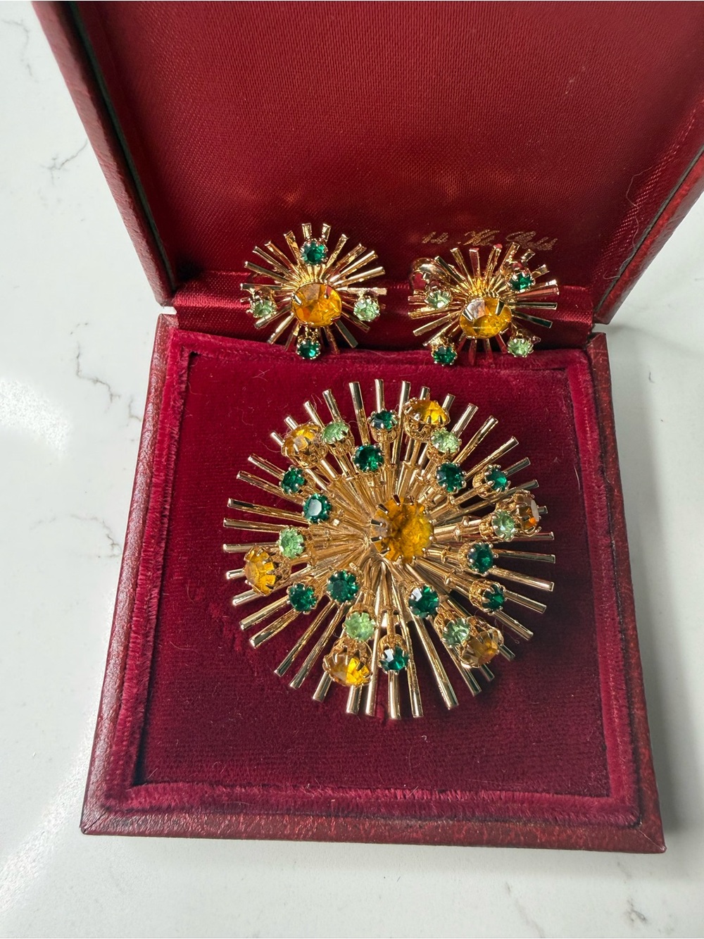 Vintage Gold-Tone Sunburst Brooch and Earring Set with Green & Amber colo Stones